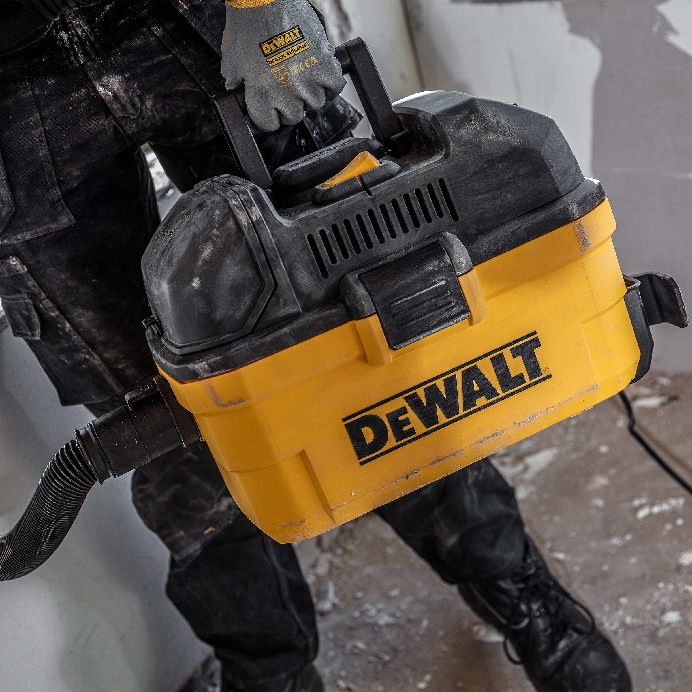6 Gallon Portable Wall-Mount Wet/Dry Vacuum